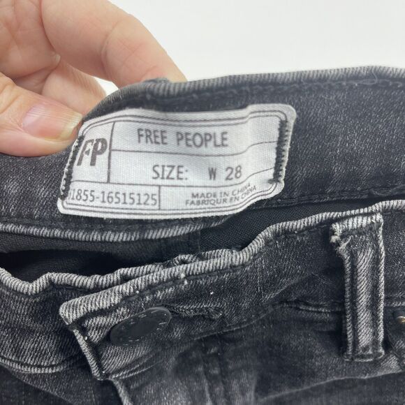 Free People Great Heights Fray Hem Distressed Black Jeans Size 28 Excellent - Picture 6 of 7